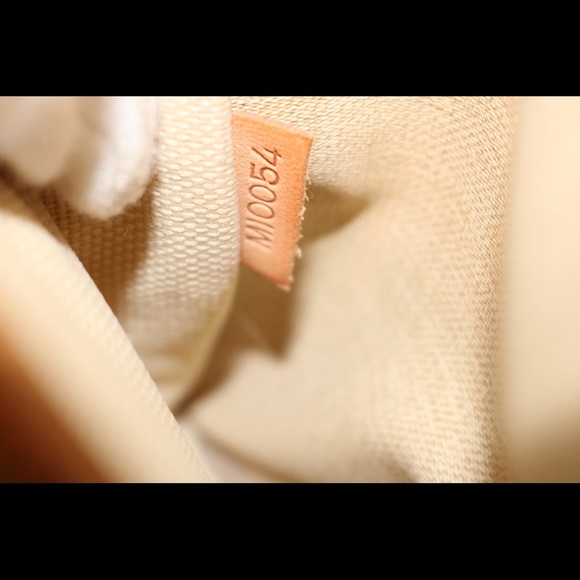 ❌ SOLD ❌Pre-owned Louis Vuitton Trouville Handbag - Picture 15 of 16